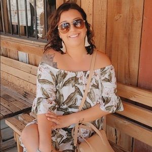 Meet your Posher, Cassandra